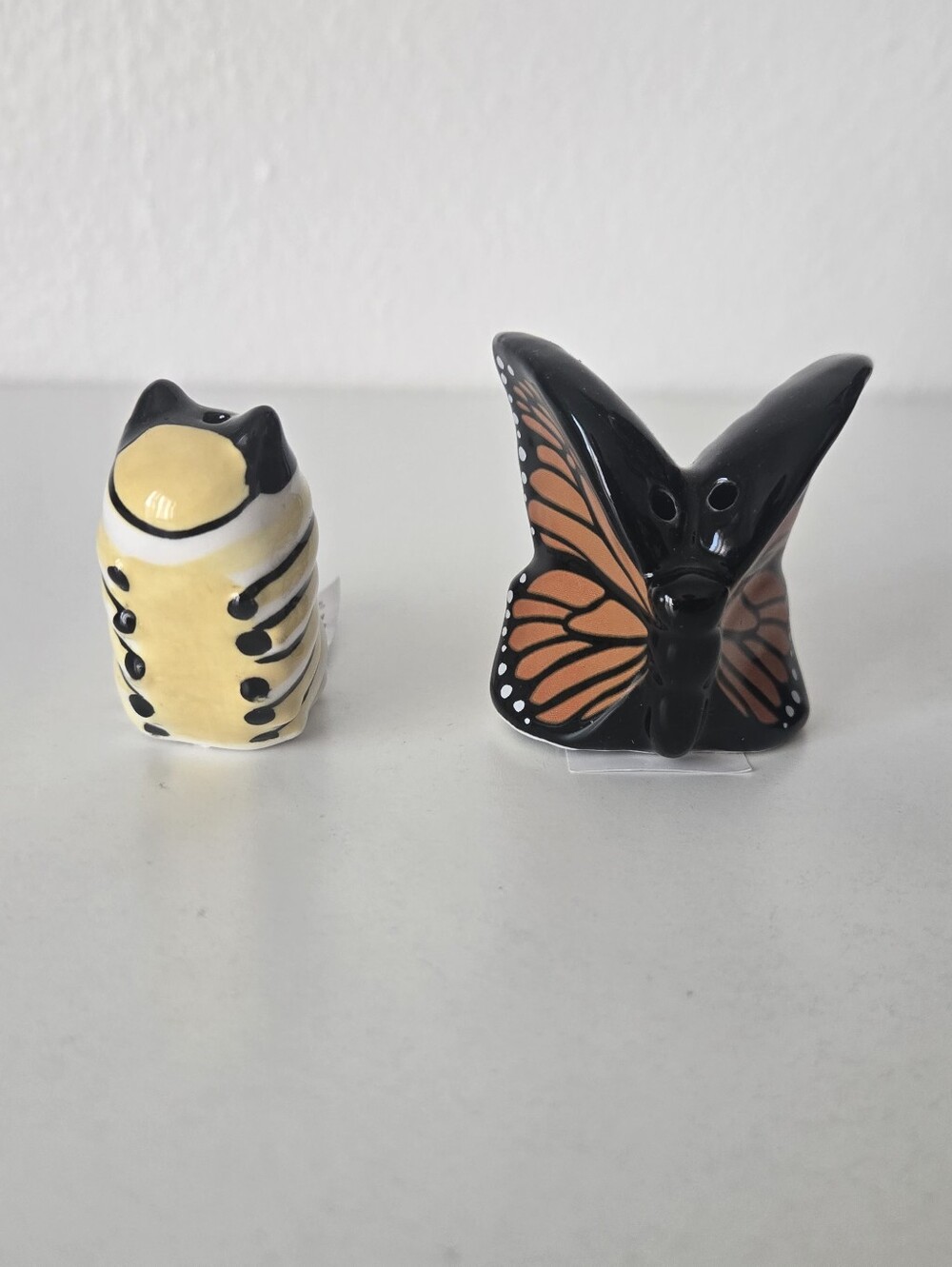 NWT Cracker Barrel Ceramic Monarch Butterfly & Catepillar Salt & Pepper Shakers